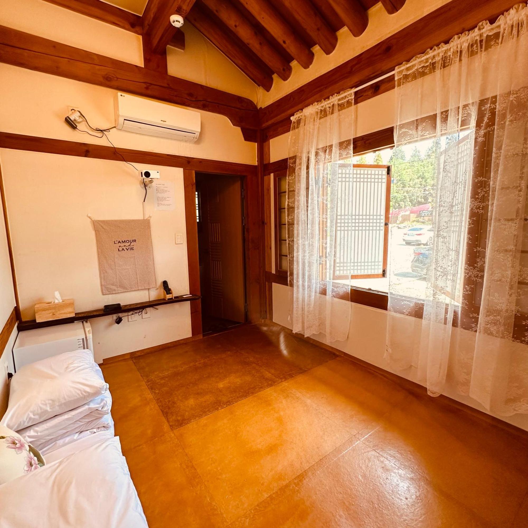 Jeonju Hanok Village Deoksugung Luaran gambar