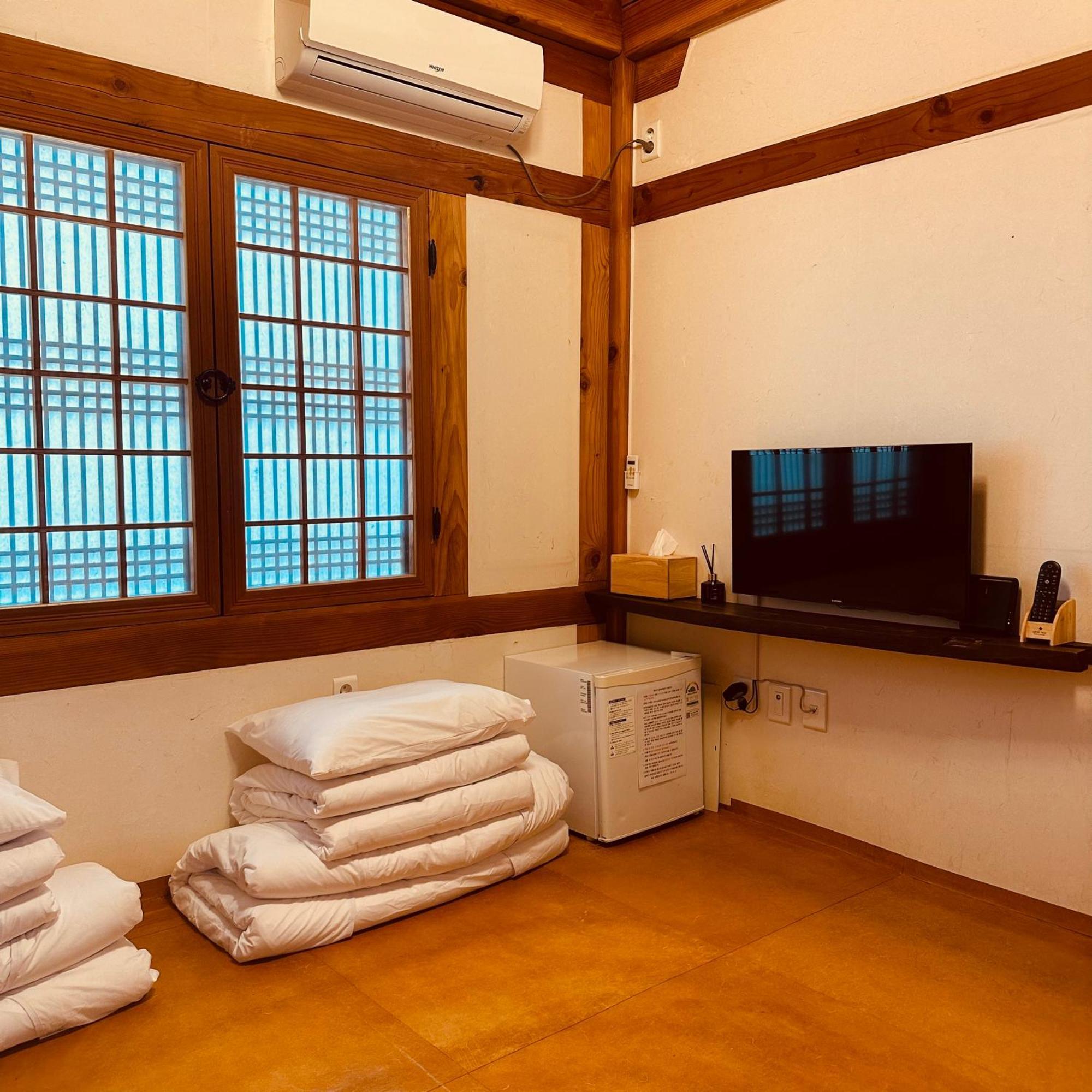 Jeonju Hanok Village Deoksugung Luaran gambar