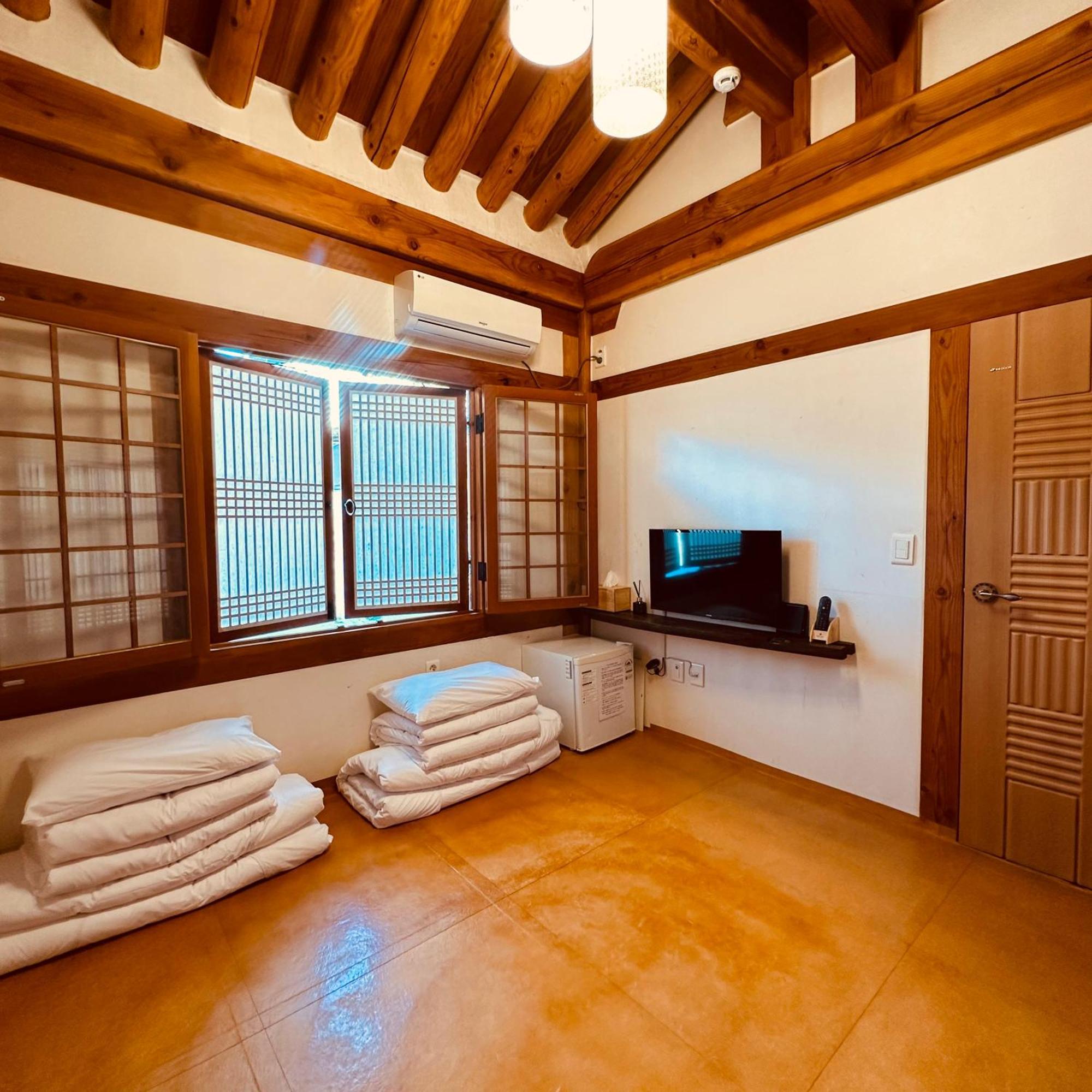 Jeonju Hanok Village Deoksugung Luaran gambar