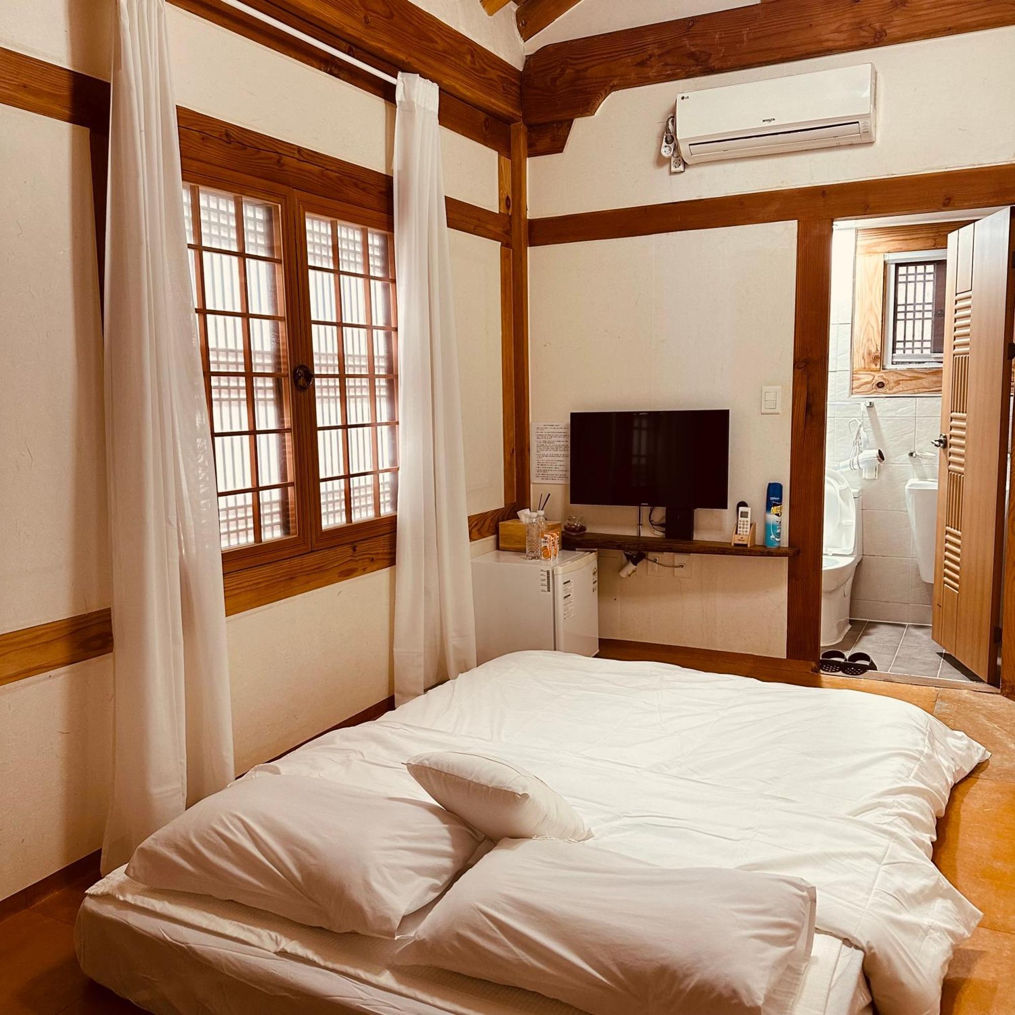 Jeonju Hanok Village Deoksugung Luaran gambar