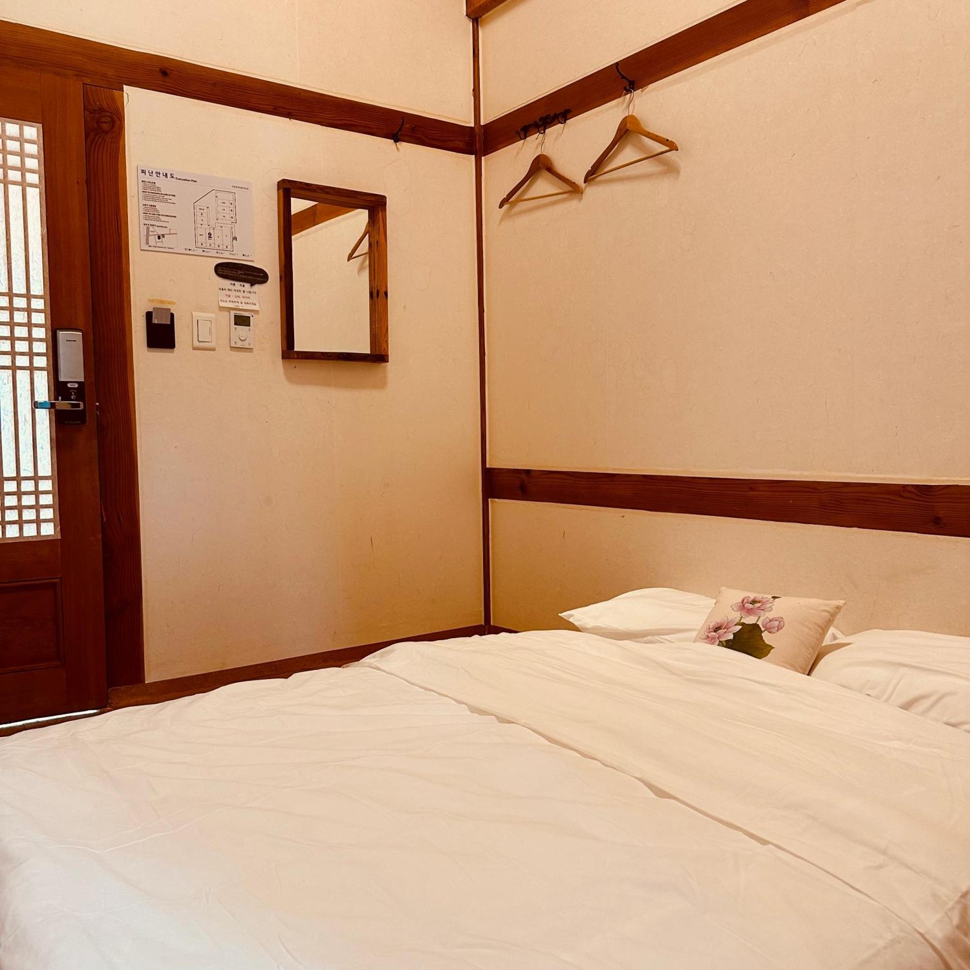 Jeonju Hanok Village Deoksugung Luaran gambar