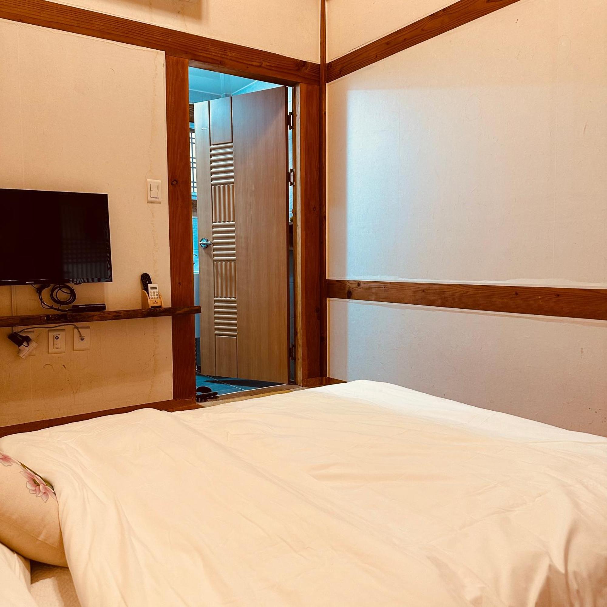 Jeonju Hanok Village Deoksugung Luaran gambar