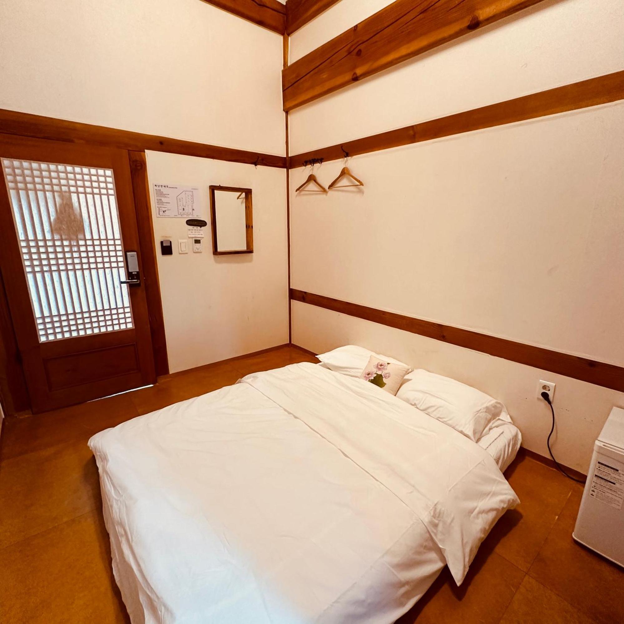 Jeonju Hanok Village Deoksugung Luaran gambar
