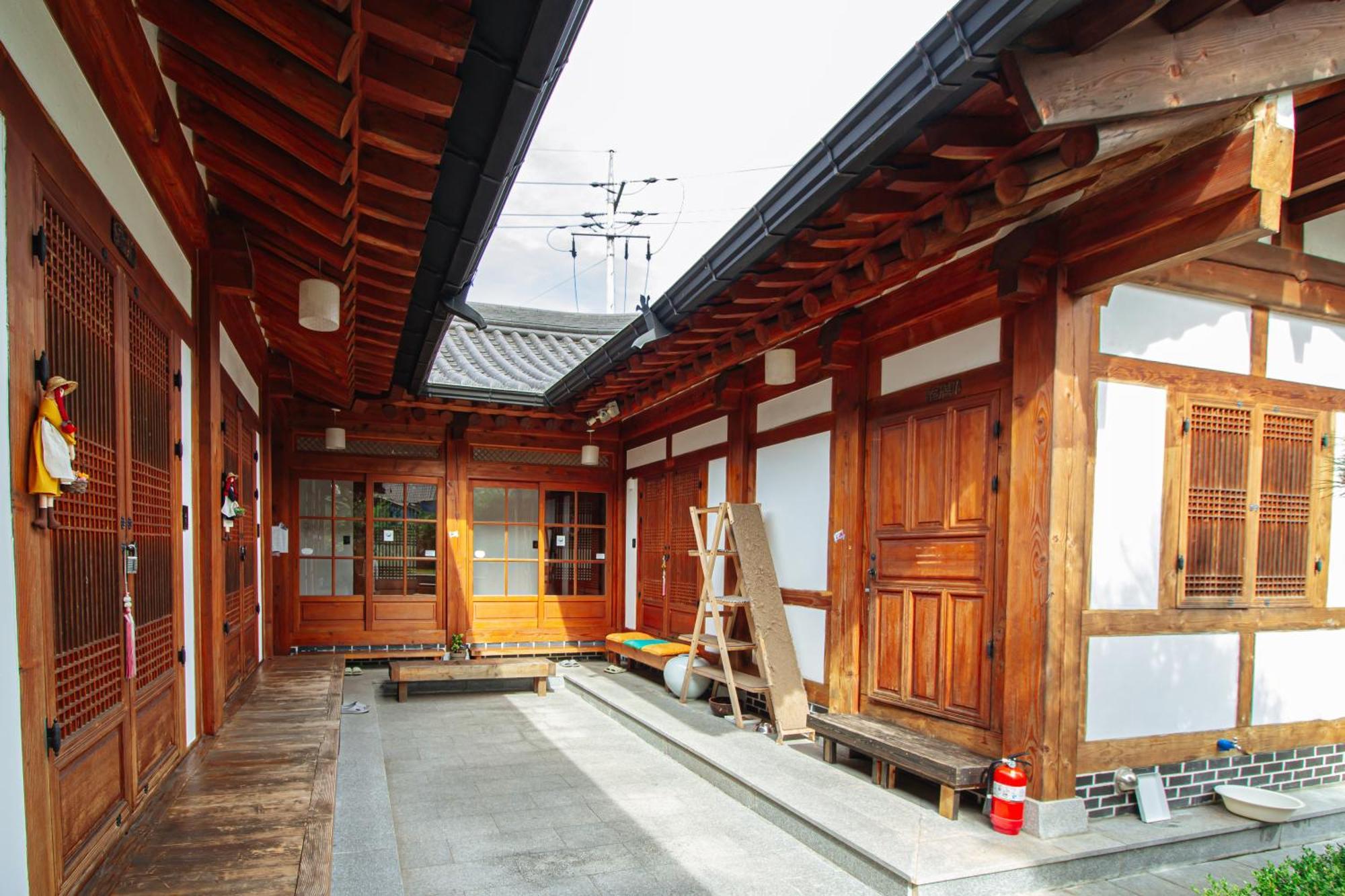 Jeonju Hanok Village Deoksugung Luaran gambar