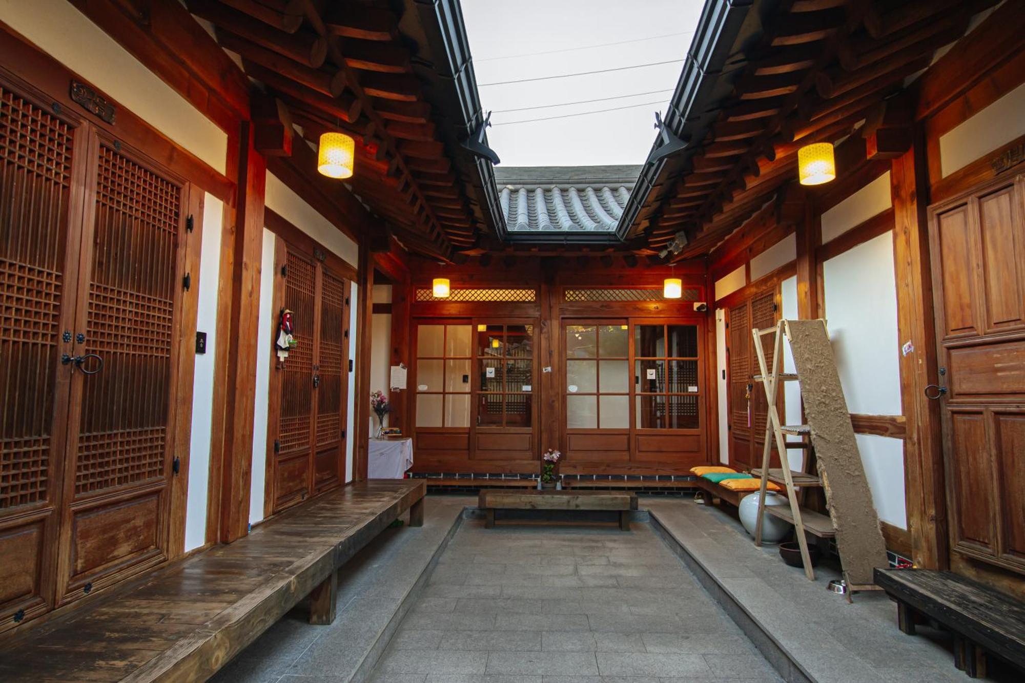 Jeonju Hanok Village Deoksugung Luaran gambar